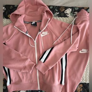 Nike Matching Tracksuit